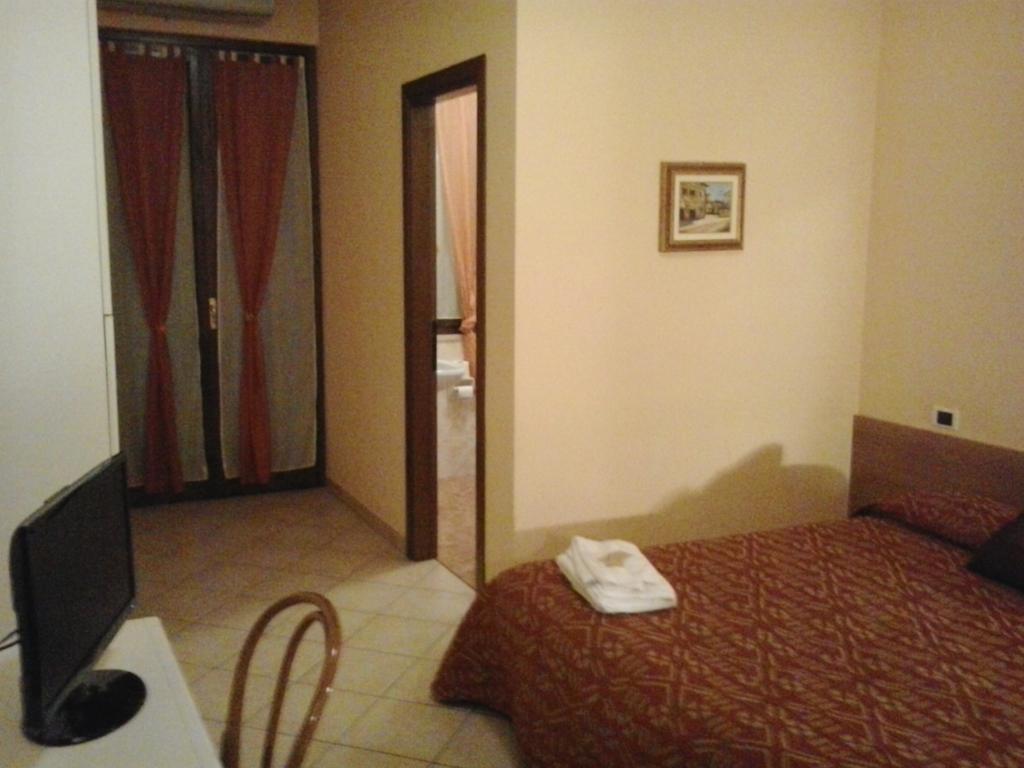 Hotel Trattoria Milani Lonato del Garda Zimmer foto